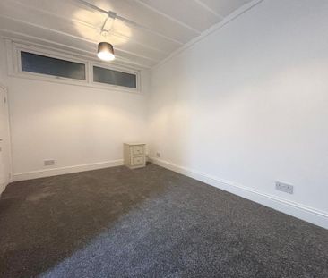 1 bedroom coach house to rent - Photo 4