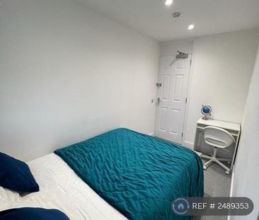 1 bedroom in a house share to rent - Photo 3
