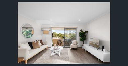 Bright & Spacious 2-Bedroom Apartment in Prime Location - Photo 3