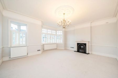 5 bedroom semi-detached house to rent - Photo 2