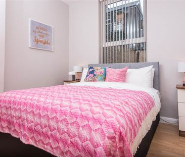 90 University Street Apartment 4, Botanic Avenue - Queens Quarter, ... - Photo 4