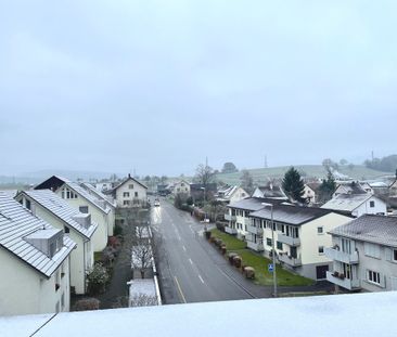 Attika-Wohnung mit 2 Balkonen und fantastischer Aussicht - Photo 2