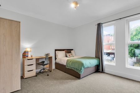 93 ROYAL PARK AVENUE Leeds - LS6 1EZ - Photo 3