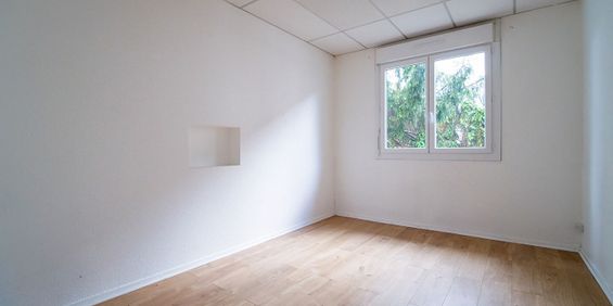 Location Appartement 3 pièces 77m² - Photo 3