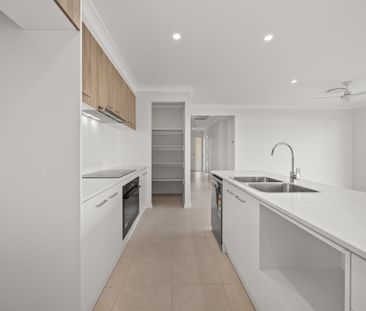 26 Alpine Cct, Redbank Plains QLD 4301 - House For Rent | Domain - Photo 4