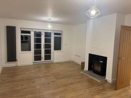 Pereers Close, Holt, NR25 - Photo 2