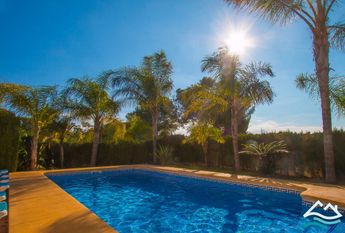 MORAIRA villa for rent with 4 bedroom garden and private pool