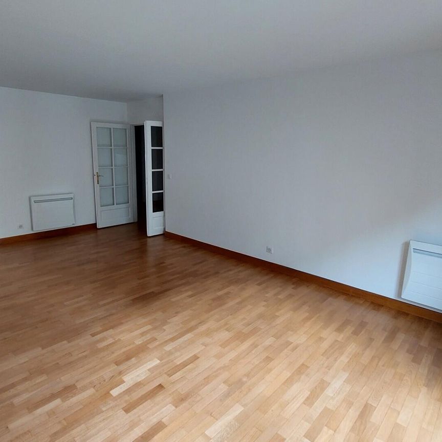 location Appartement T3 DE 74.38m² À PARIS - Photo 1
