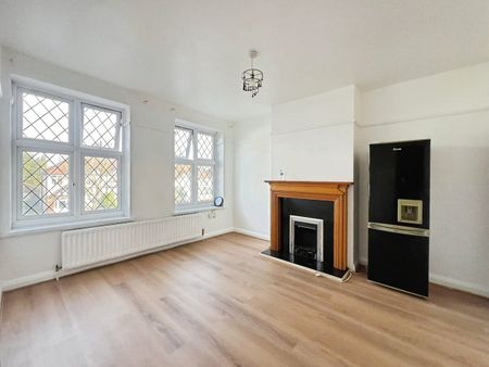 2 Bed Flat, Croydon Road, SM6 - Photo 2