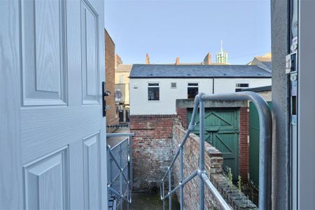 2 bedroom Student Flat to rent in Ridley Place, Newcastle Upon Tyne - Photo 5