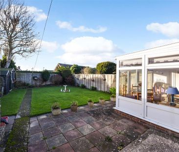 2 bedroom semi-detached bungalow to rent - Photo 6