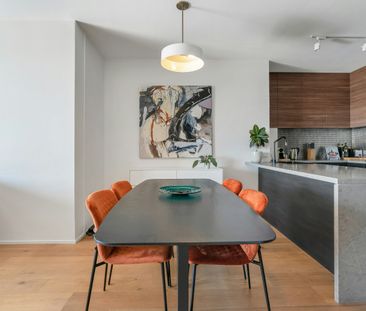 Fully Furnished Designer Penthouse Apartment With Views - Photo 2