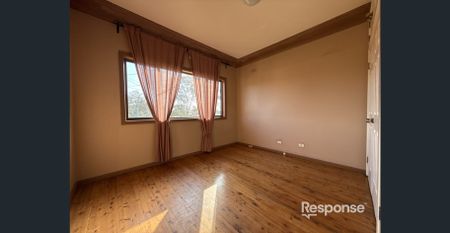 Perfect Family Home: Close to Schools, Shops, and Transport! - Photo 3