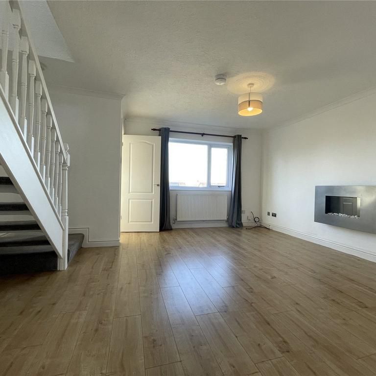 3 bedroom end of terrace house to rent - Photo 1