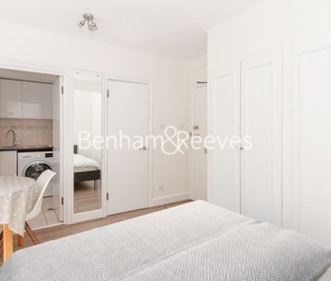 Studio flat to rent in Chelsea Cloisters, Sloane Avenue SW3 - Photo 2