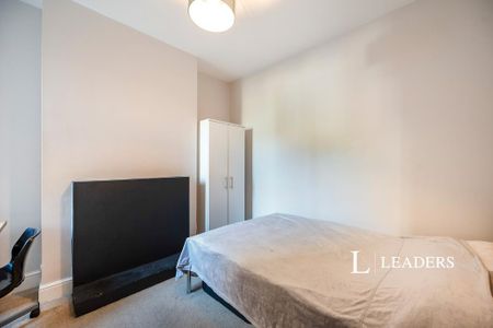 4 bedroom terraced house to rent - Photo 4