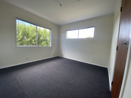 37 Carluke Street, Paparangi - Photo 5