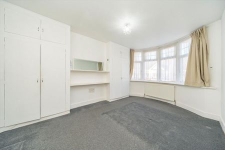 5 bedroom end of terrace house to rent - Photo 3