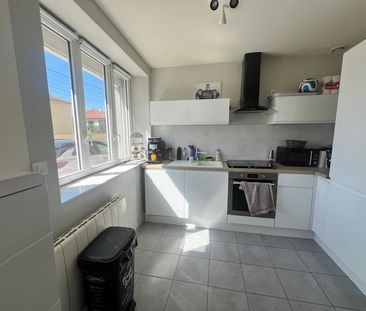 Location Appartement 3 pièces 59m² TOUSSIEU 69780 - Photo 5