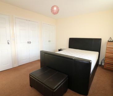 4 bedroom semi-detached house to rent - Photo 6