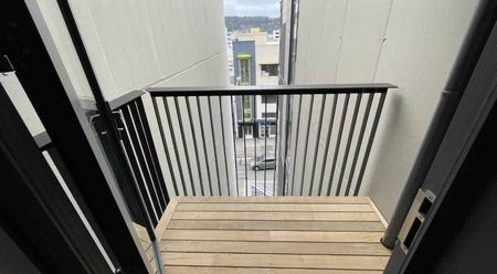 Near New & Beautiful - Photo 3