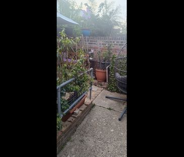 Room in a Shared House, Hazel Road, NW10 - Photo 2