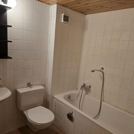 Appartement 3.5 pièces à Yverdon-les-Bains - Habitat de 3.5 pièces au 3ème étage - Photo 4