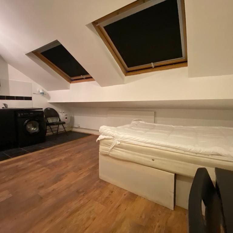 Studio Flat, Grange Park Road, CR7 - Photo 1