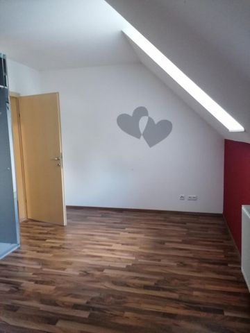 Gemütliche Wohnung mit Einbauküche und Parkplatz - Photo 4