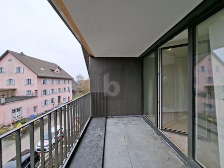 GENEROUS, STYLISH WITH GALLERY AND VIEW - Foto 2