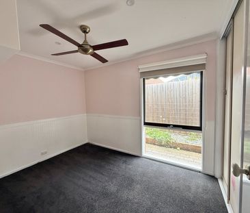 Family Home in Quiet Court - Photo 3