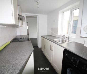 3 bedroom terraced house to rent - Photo 2