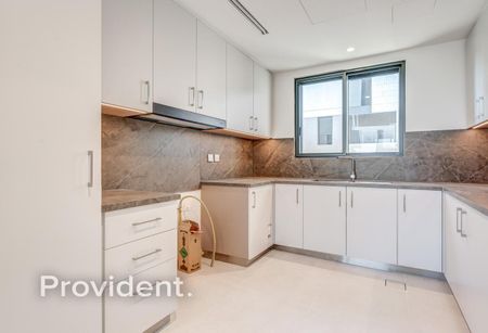 Brand New | Luxury Living | Single Row - Photo 4