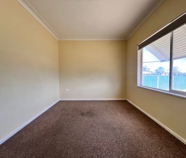 Charming Family Home - Photo 4