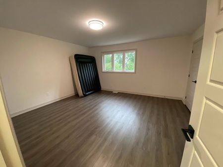 For Lease - 3355 Willguard Court, Niagara Falls, Ontario - Photo 5