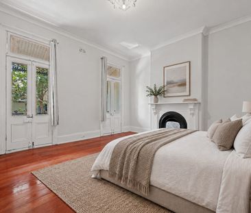 Grand Four-Bedroom Terrace in a Premier Chippendale Location - Photo 5