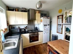 2 Bed Terraced House, Bluemoonway, M14 - Photo 4