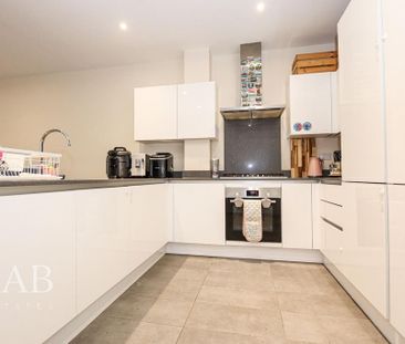 5 bedroom terraced house to rent - Photo 4