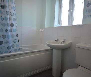 3 bedroom terraced house to rent - Photo 6