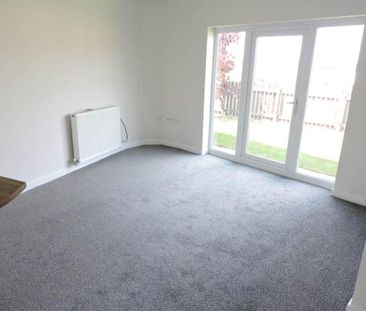 2 bedroom semi-detached bungalow to rent - Photo 6