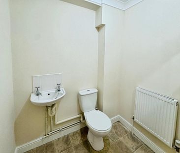 2 bedroom semi-detached house to rent - Photo 5