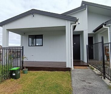 3-Bedroom Duplex– Warm, Stylish & Low Maintenance - Photo 2