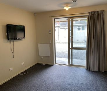 UPPER RICCARTON – 6 BEDROOM, 4 BATHROOM - Photo 2