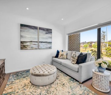 Modern Townhouse Living in a Convenient Werribee Location - Photo 2