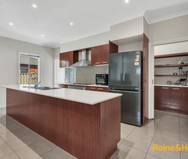 22 Challenger Circuit, Cranbourne East, VIC 3977 - Photo 4