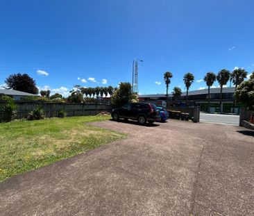 3 Bedrooms on Te Atatu Rd - Photo 4