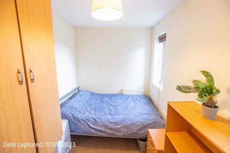 31 Sixth Avenue - Photo 4