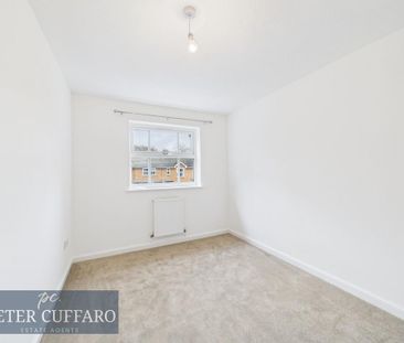 3 bedroom end of terrace house to rent - Photo 4