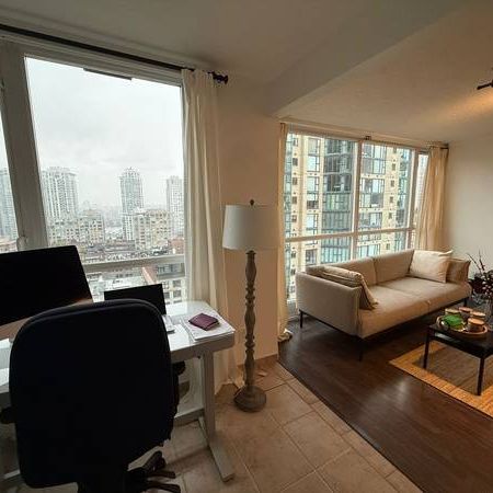 Bright & Modern 1-Bedroom Condo in Yaletown with Solarium - Photo 1