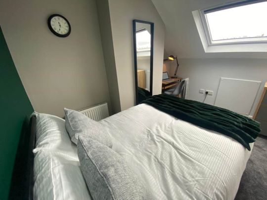 Beechwood Crescent (room 5), Burley, Leeds - Photo 1